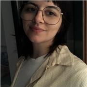 Soy una chica muy extrovertida, me encanta ayudar y hacerme entender. Me encanta ver que la gente coge amor y gusto a lo que está aprendiendo gracias a la atención necesaria.
Daría clases a alumnos de hasta 13 años